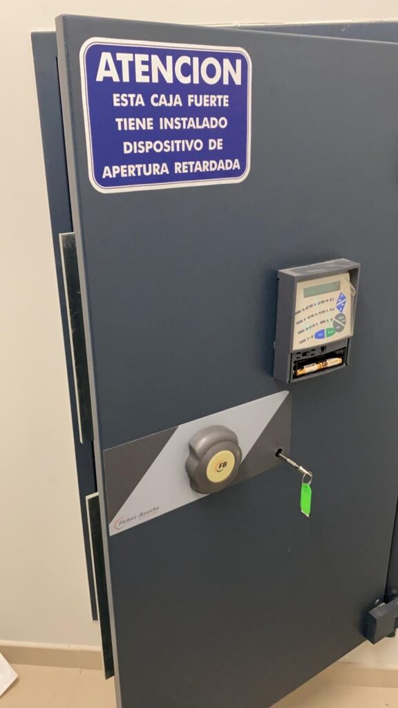 Apertura de cajas fuertes Urbanización Albatros Golf