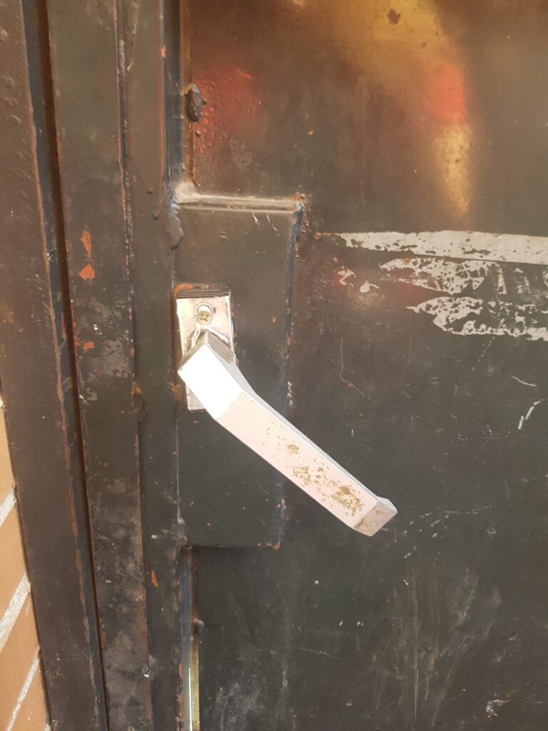 Apertura de puertas Bortolons