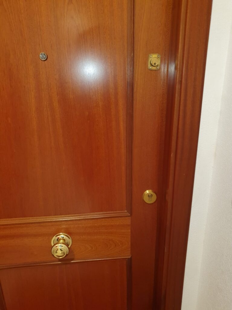 Apertura de puertas Daya Nueva