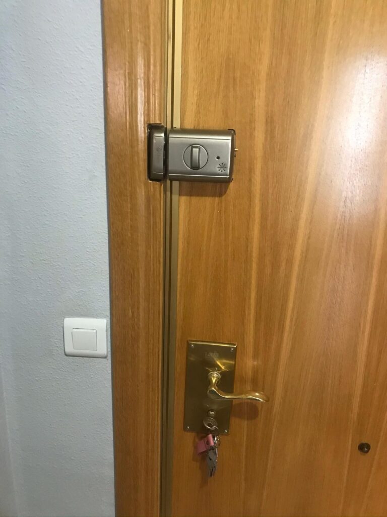 Apertura de puertas Derramador