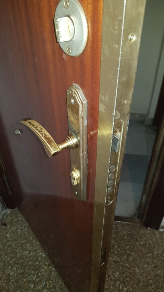 Apertura de puertas Garroferos