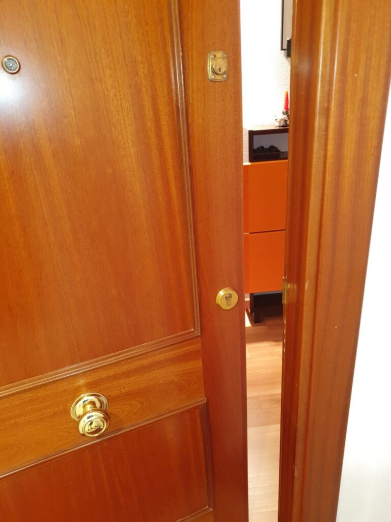 Apertura de puertas La Mata