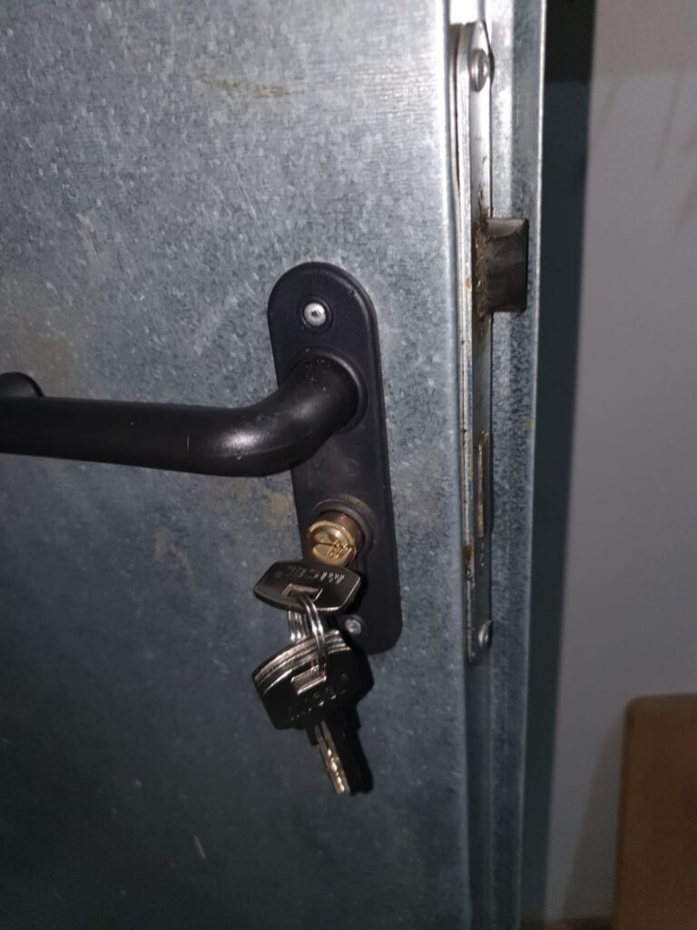 Apertura de puertas Ofra